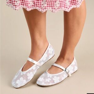 Lulu's Cristen White Mesh Sequin Buckle